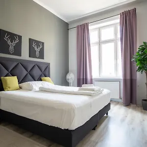 Brand New Renovated Near Augarten , Viena Austria